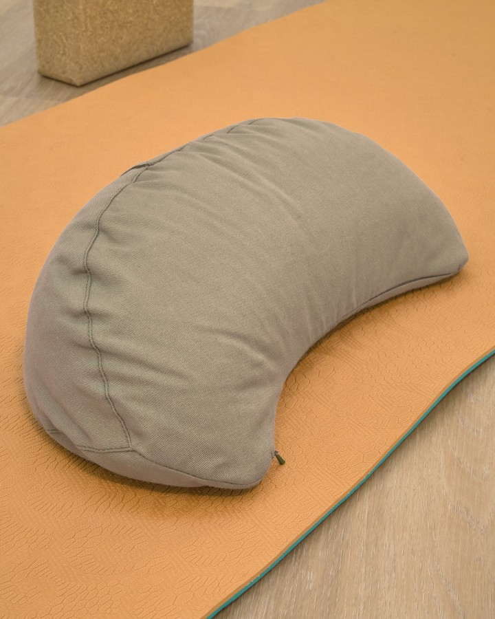 ReMOON - Halbmondförmiges Yogakissen aus Baumwolle und Dinkelspelz, mit abnehmbarem Bezug