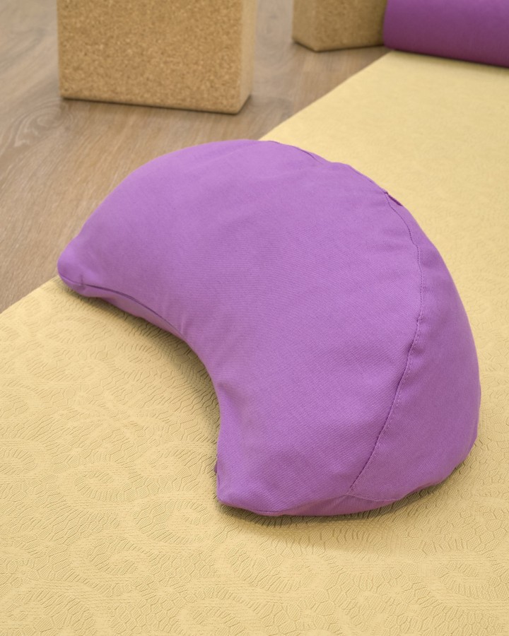 ReMOON - Removable-cover crescent yoga cushion in cotton and spelt husk